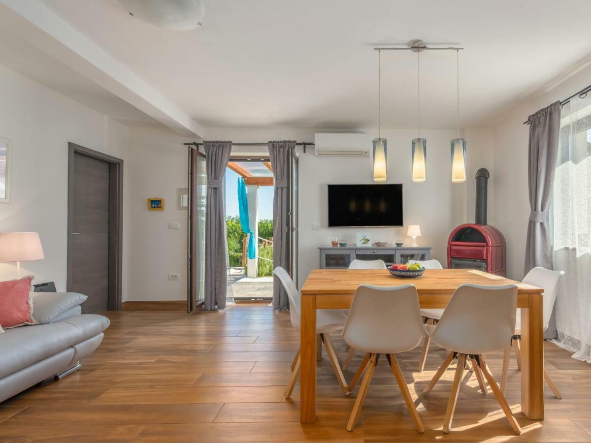 Holiday Home Villa Joy By Interhome Novigrad Istria Eksteriør billede