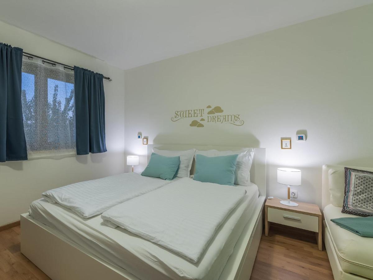 Holiday Home Villa Joy By Interhome Novigrad Istria Eksteriør billede